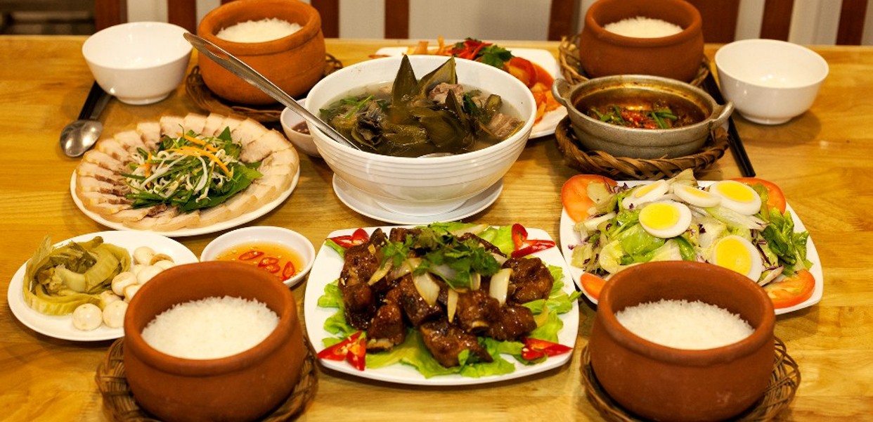 Cơm Niêu Hương Việt
