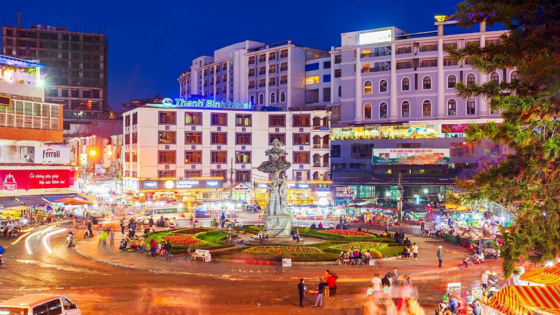 Chợ đêm Đà Lạt