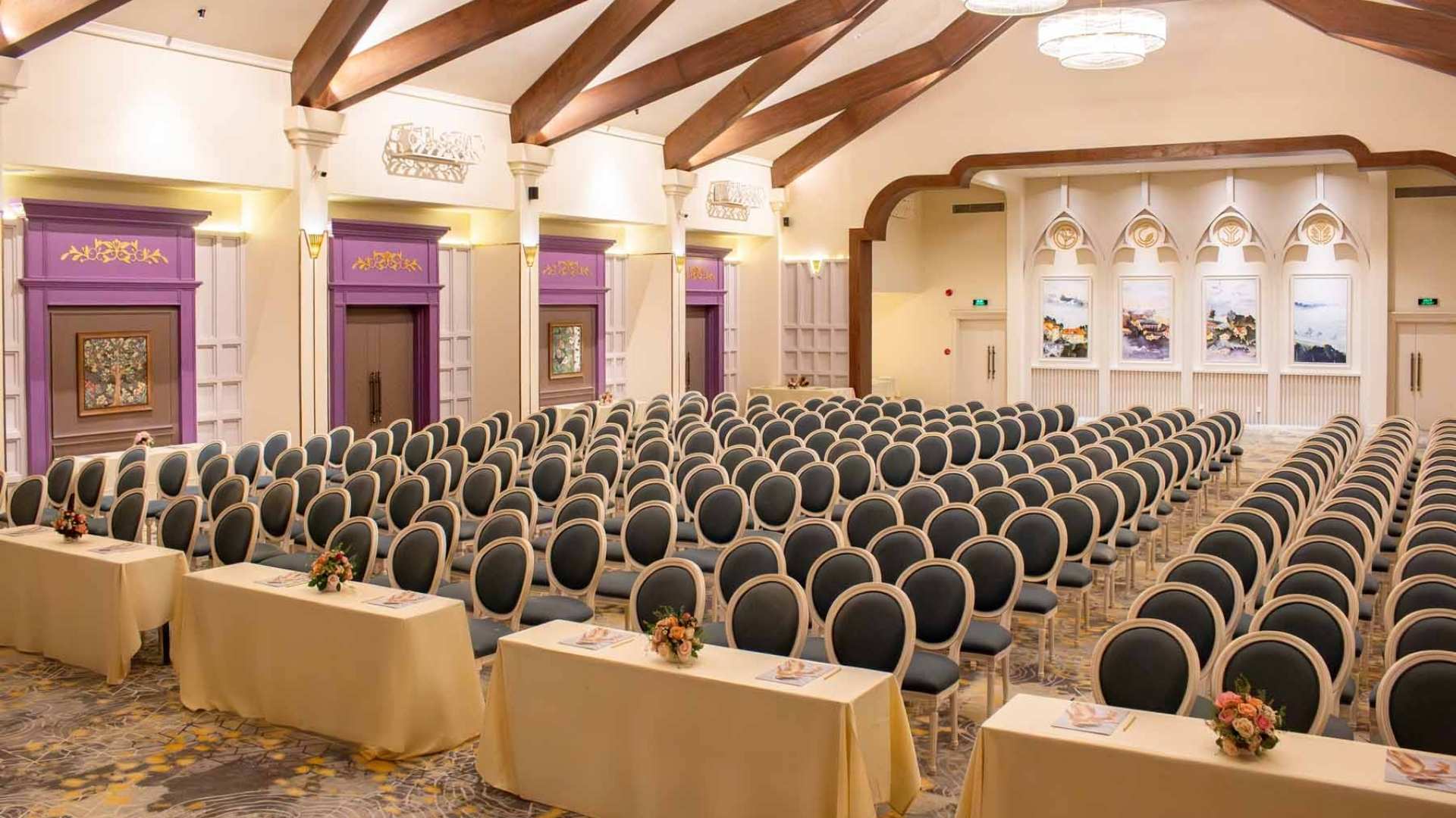 Đại sảnh Le Soleil tại Grand Mercure Dalat